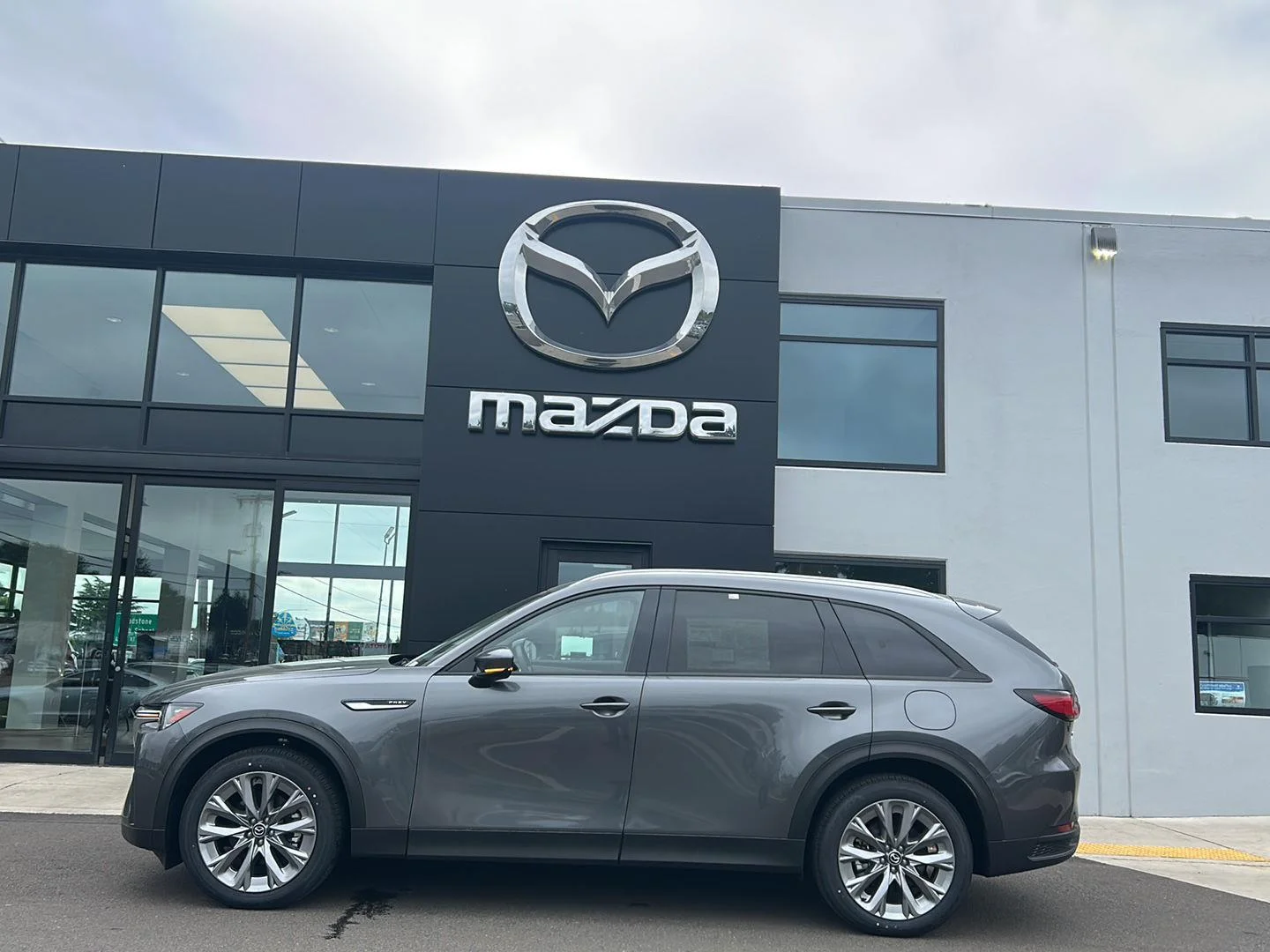 2026 Mazda CX-90 PHEV Preferred Package's photo