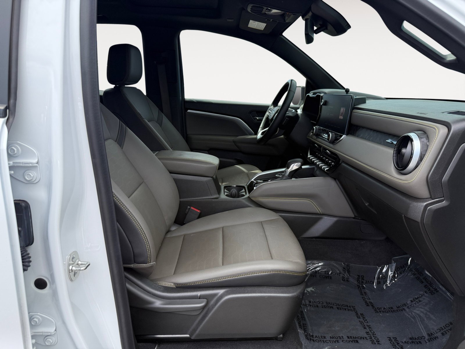 Used 2024 Summit White Chevrolet ZR2 image 19