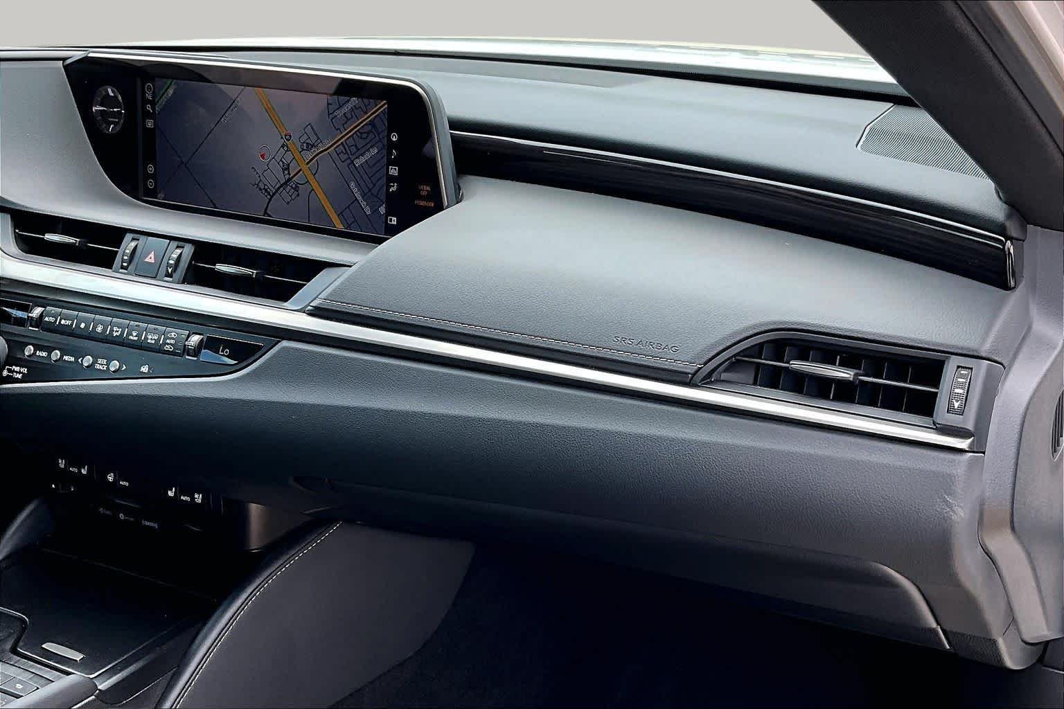 Used 2020 Eminent White Pearl Lexus  image 19