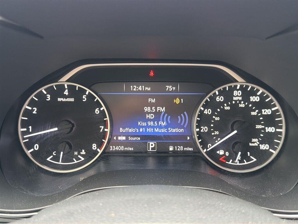 Used 2018 Brilliant Silver Nissan S image 16