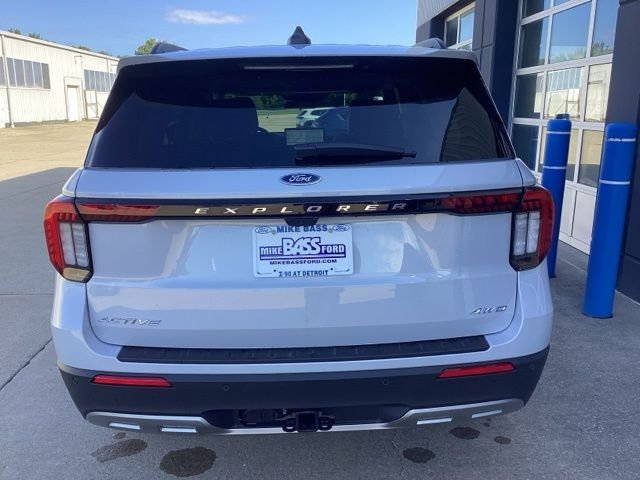 New 2026 Space White Metallic Ford Active image 11