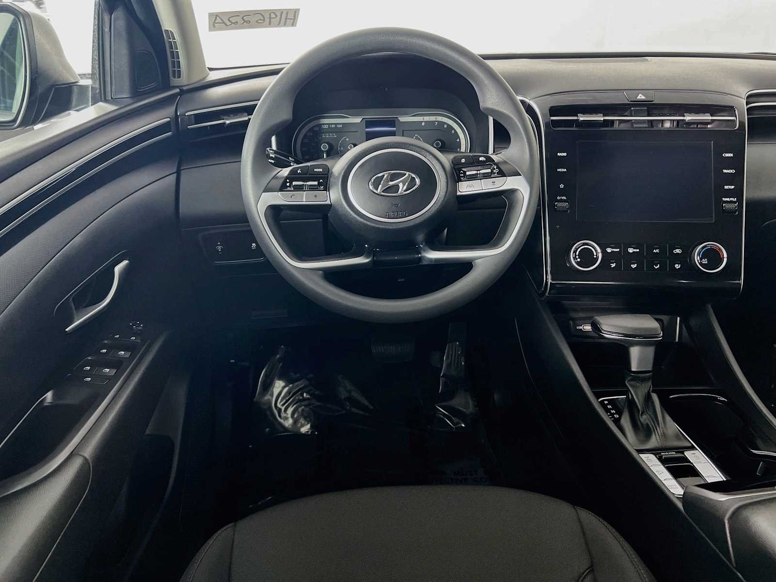 Used 2024 Black Pearl Hyundai SE image 21