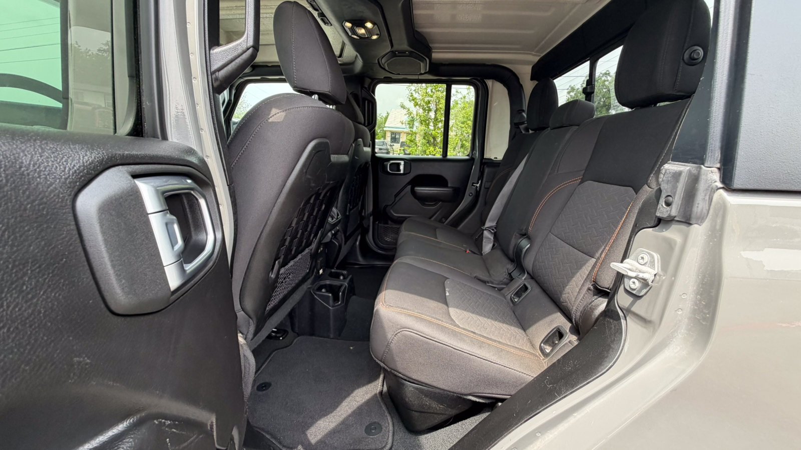Used 2022 Sting-Gray Clearcoat Jeep Mojave image 15