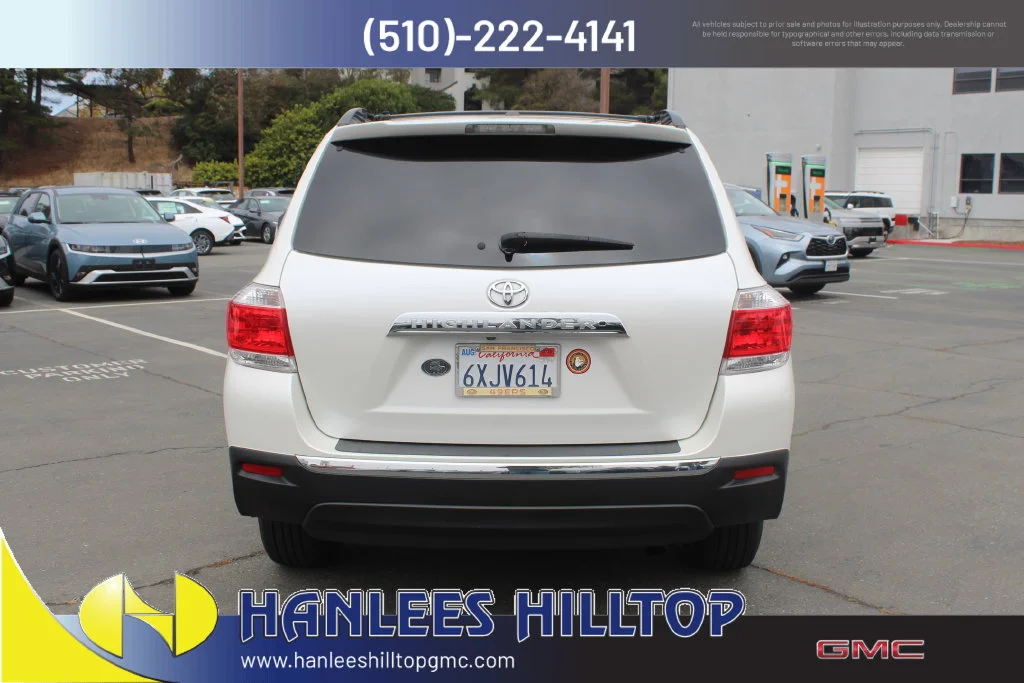 Used 2012 White Toyota Base image 8