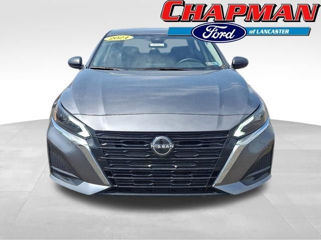Used 2024 Gun Metallic Nissan 2.5 SV image 2