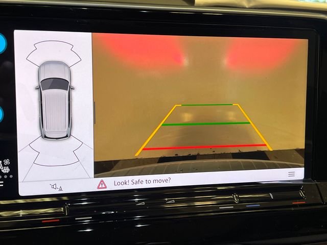 New 2026 White Volkswagen SE w/Technology image 18