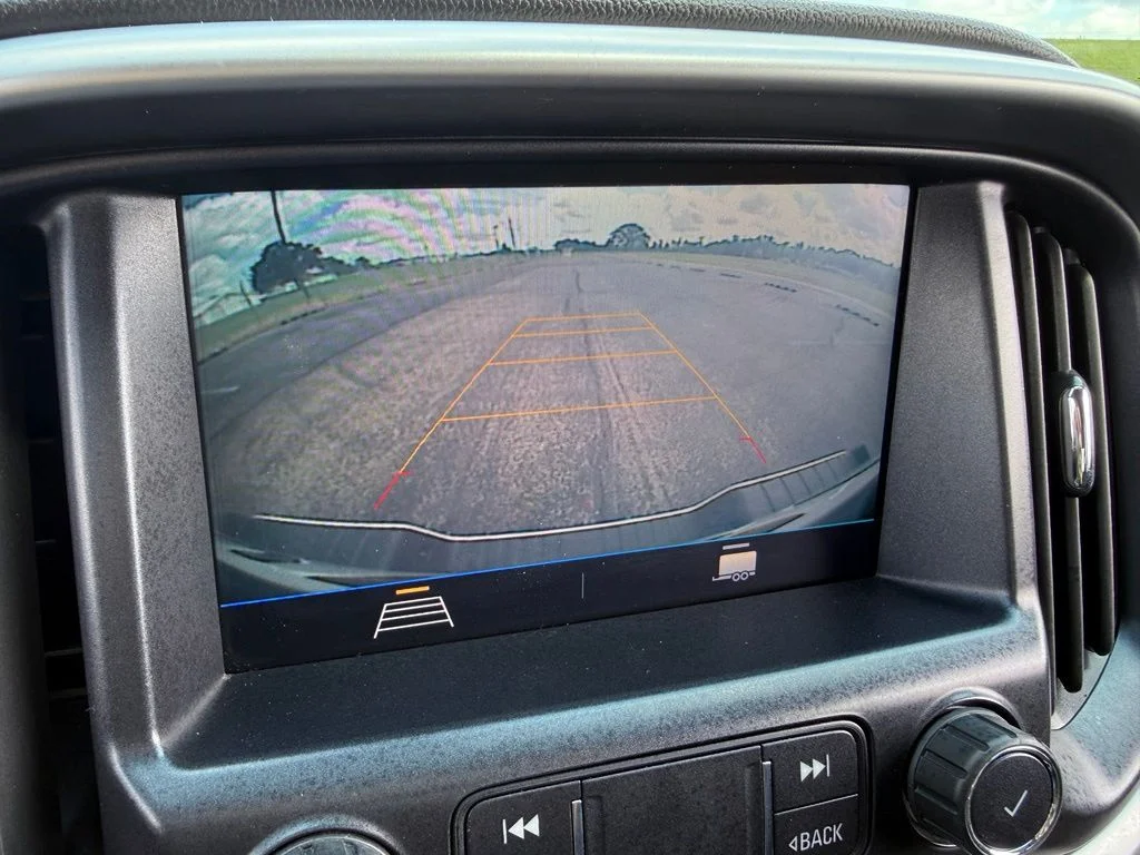 Used 2021 White Chevrolet LT image 8