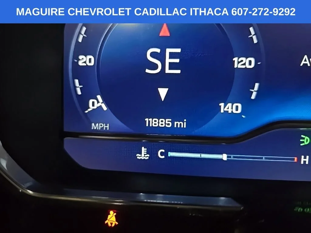 Used 2022 Summit White Chevrolet RST image 22