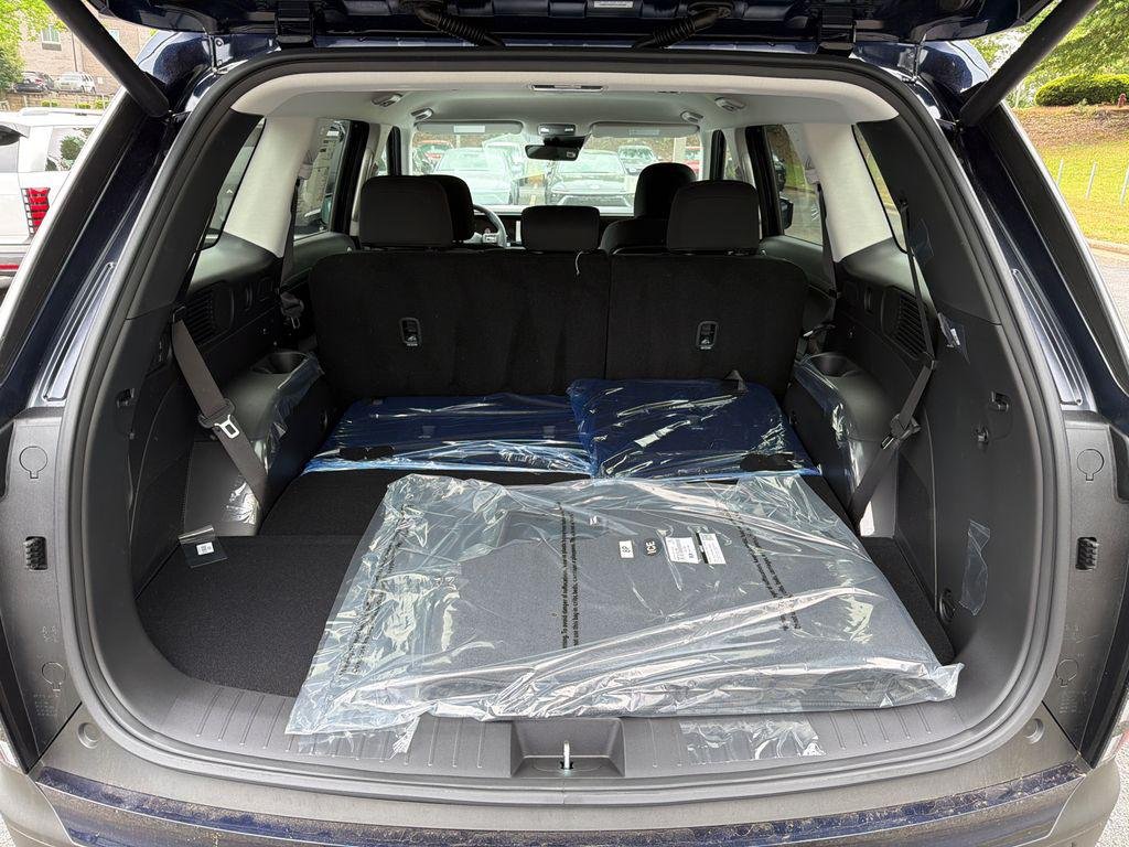 New 2026 Blue Hyundai SE FWD image 18