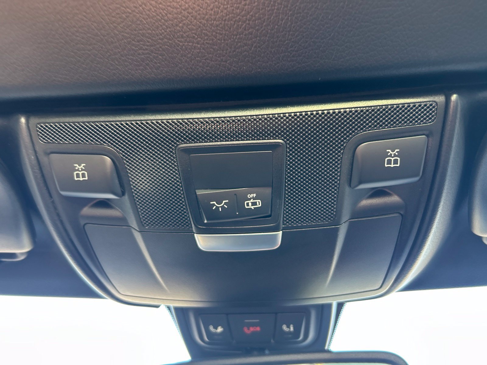 Used 2020 White Mercedes-Benz SLC 300 image 33