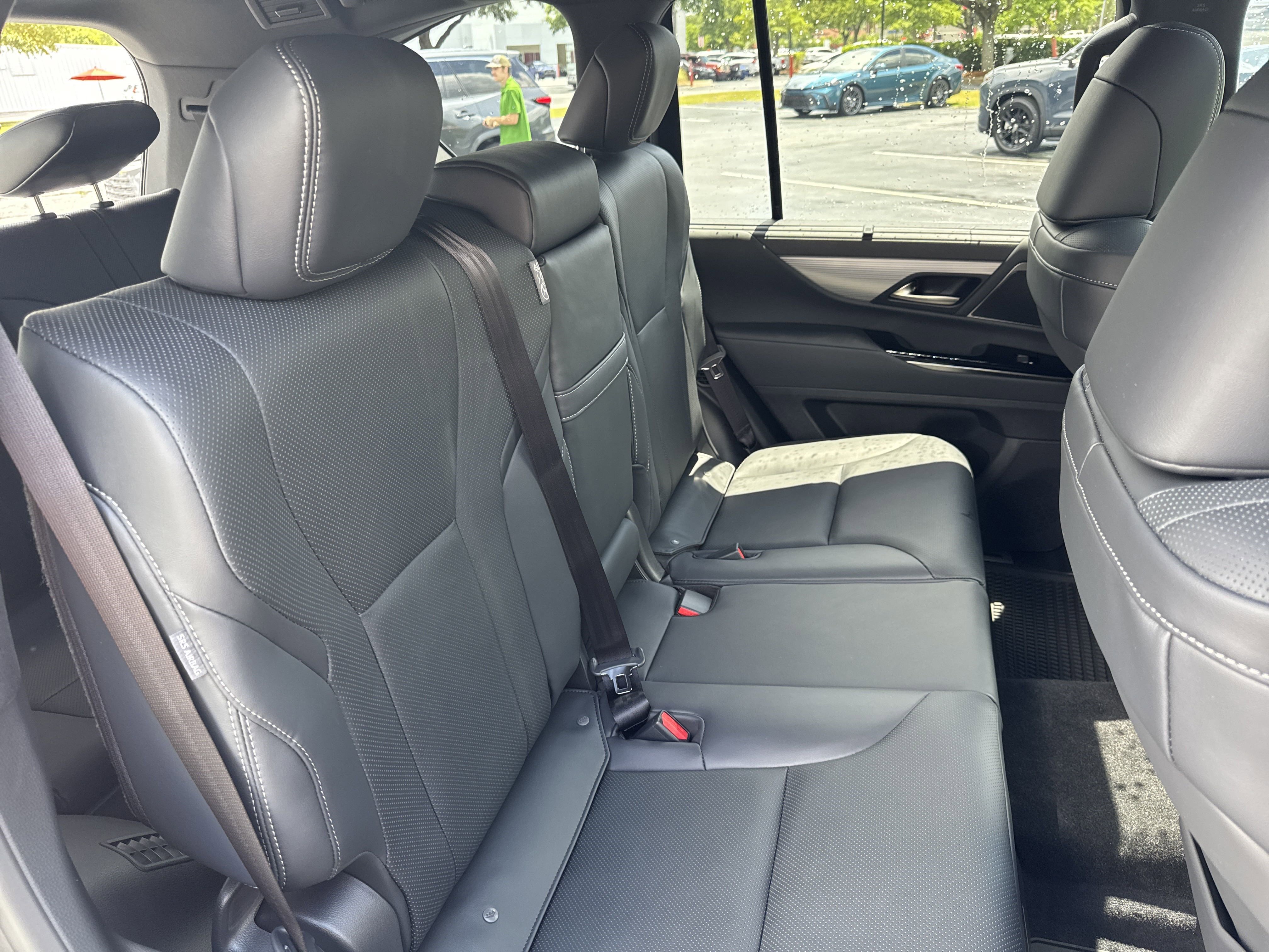 2025 Lexus LX F-Sport - Photo 32