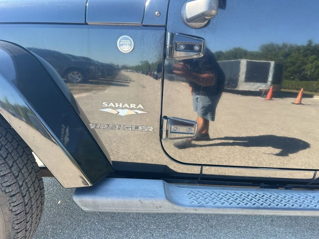 Used 2015 Black Jeep Sahara image 20