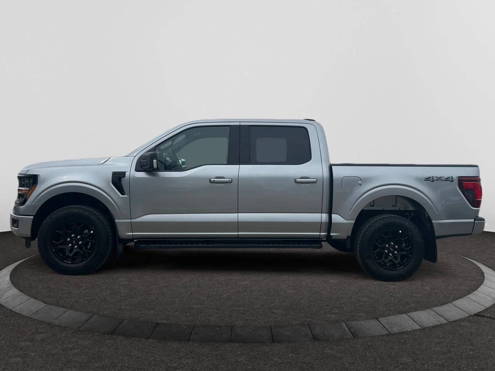 New 2026 Iconic Silver Metallic Ford XLT image 2