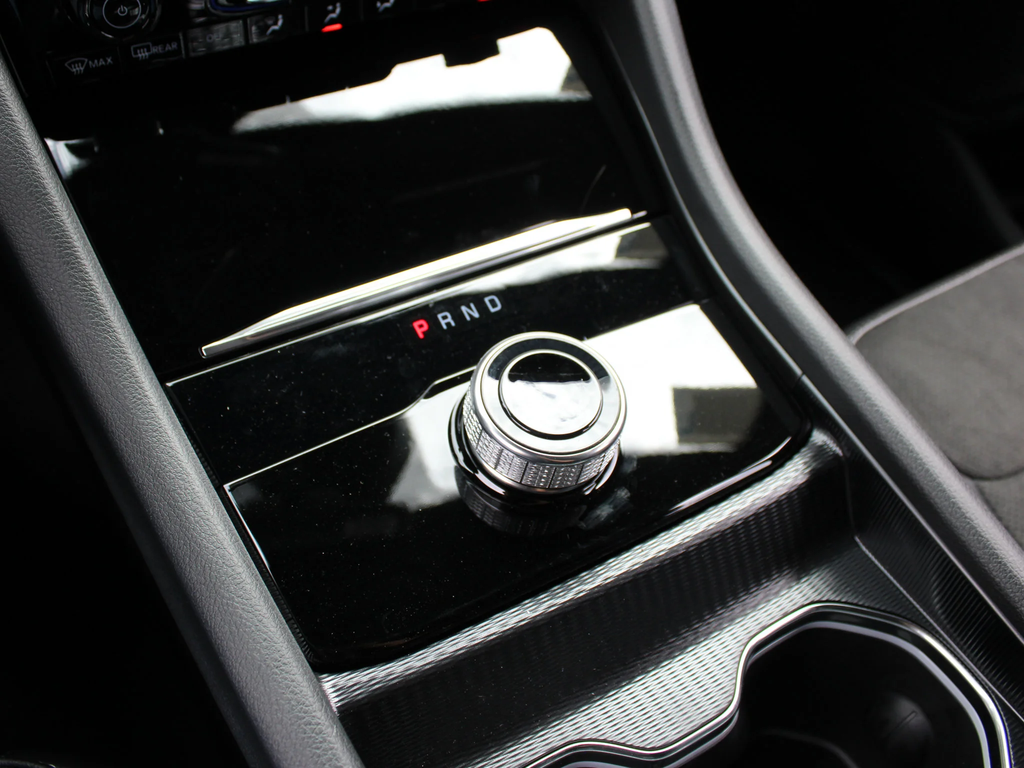 New 2025 White Jeep Altitude* 4x4, Sunroof, Heated Leather, Wireless Charging Pad image 20