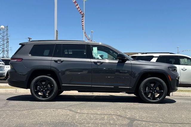 New 2026 Baltic Gray Metallic Clear-Coat Exterior Paint Jeep Limited image 2
