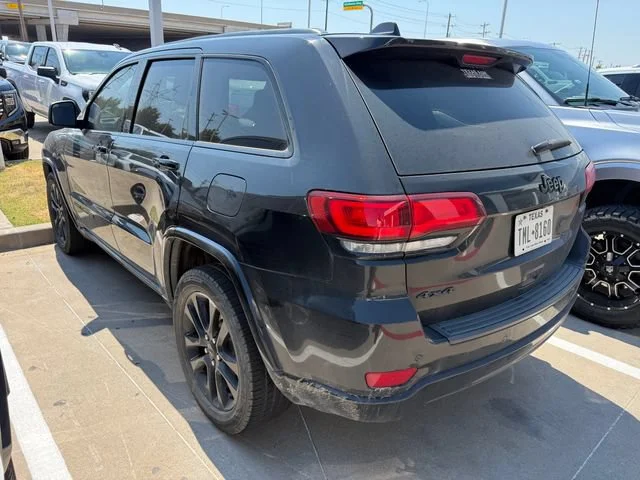 Used 2019 Black Jeep Altitude 4x4 image 3