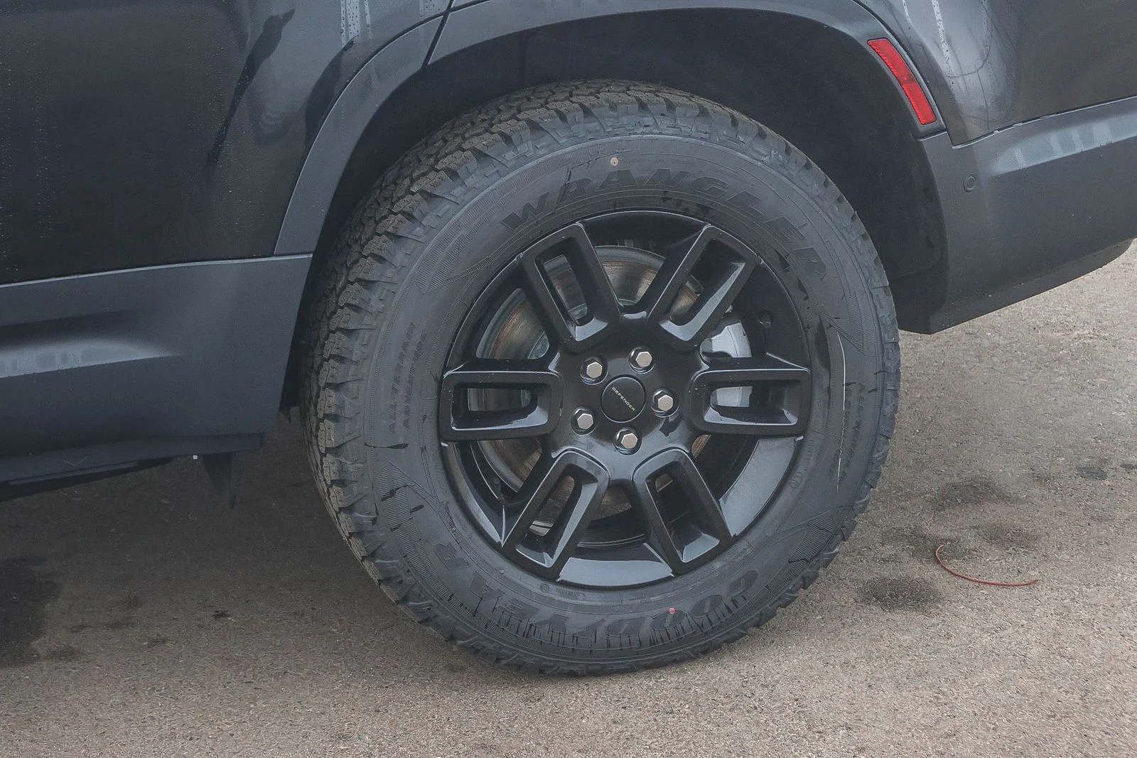 New 2026 Santorini Black Land Rover S image 10