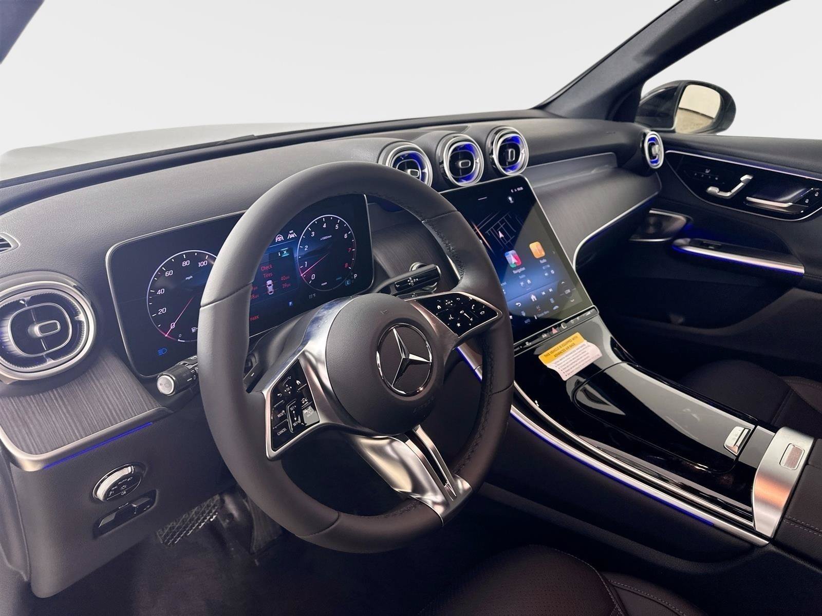 Used 2026  Mercedes-Benz GLC 300 image 9
