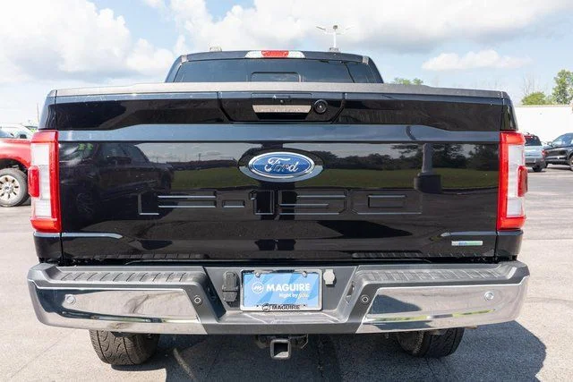 Used 2023  Ford Lariat image 7