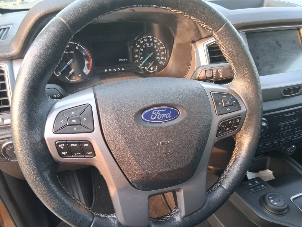 Used 2019 Orange Ford XLT image 8