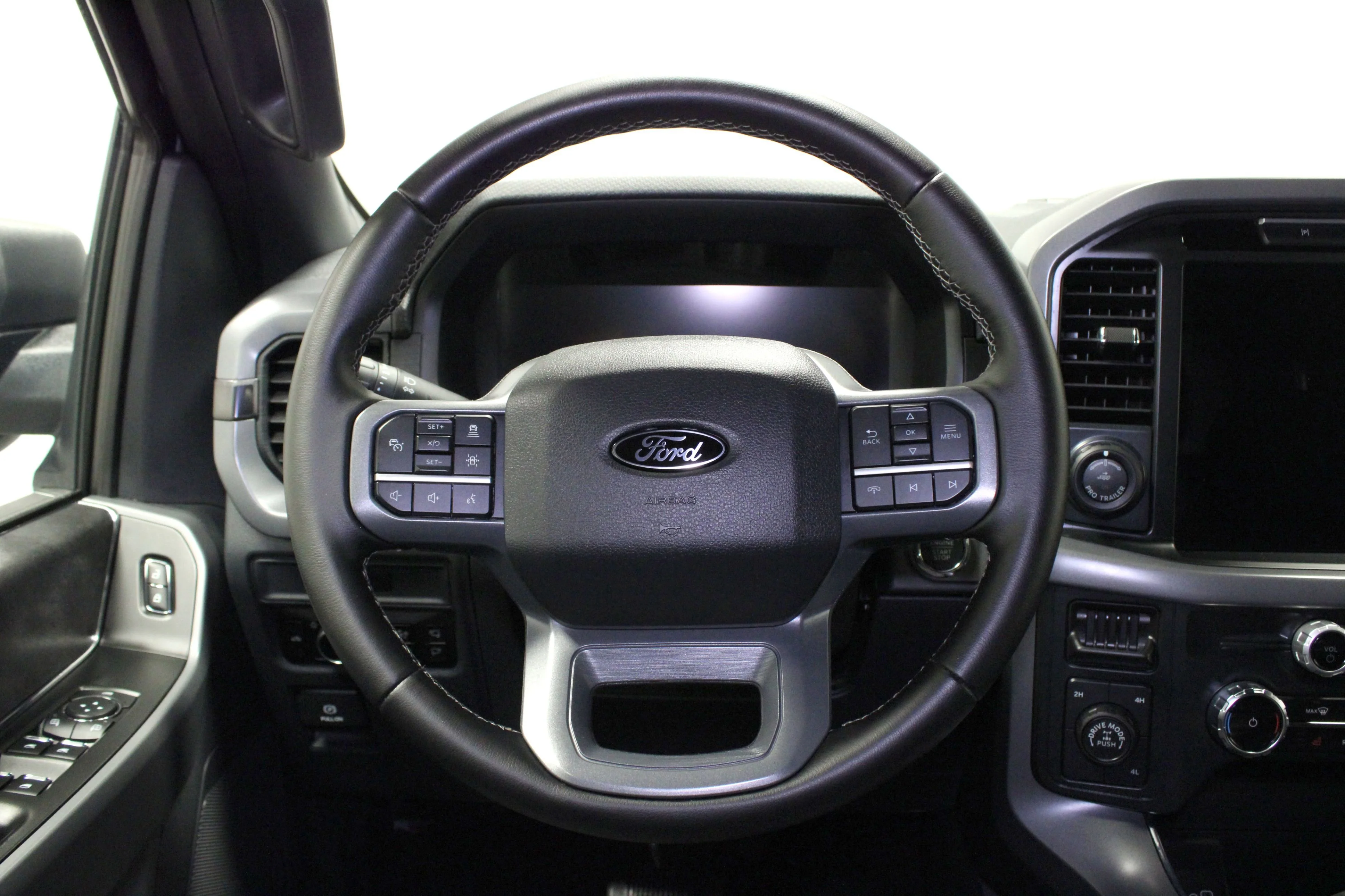 Used 2025 Silver Metallic Ford XLT image 24