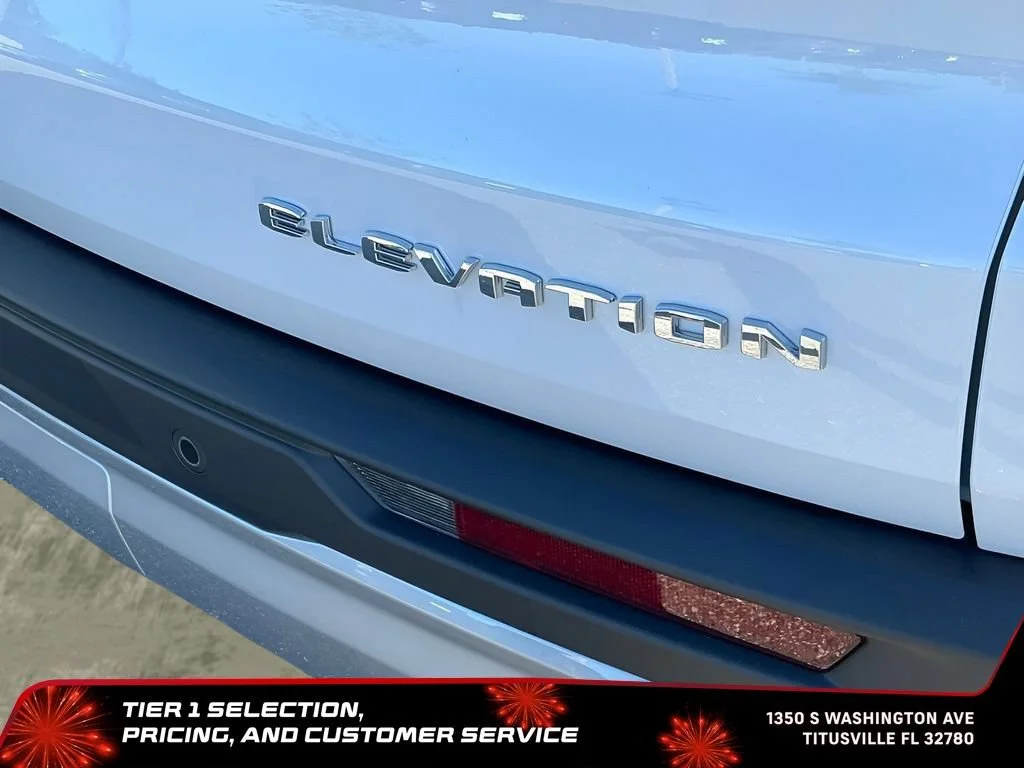 New 2026 Glacier White Tricoat GMC Elevation image 41