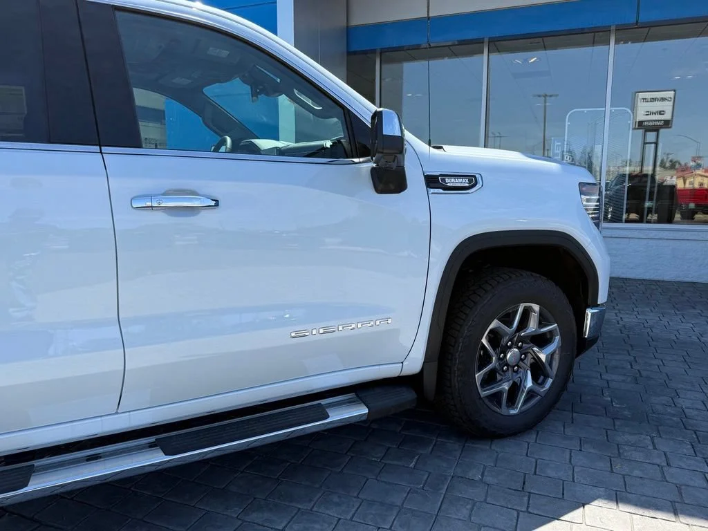 New 2026 Glacier White Tricoat GMC SLT image 12