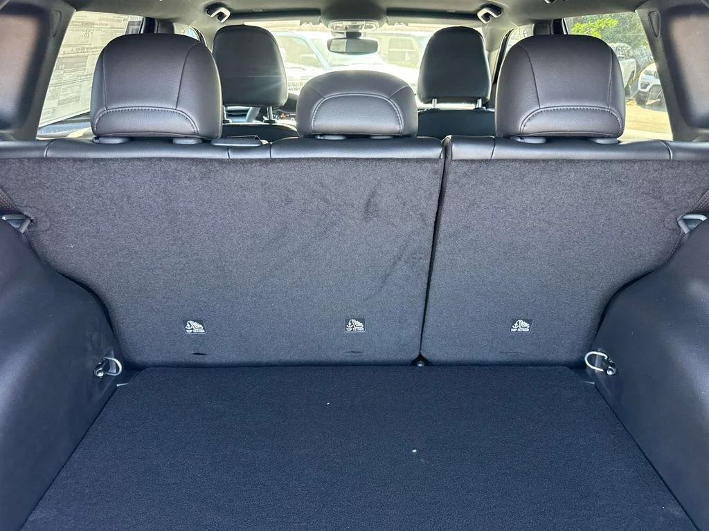New 2026 Black Jeep Latitude image 7