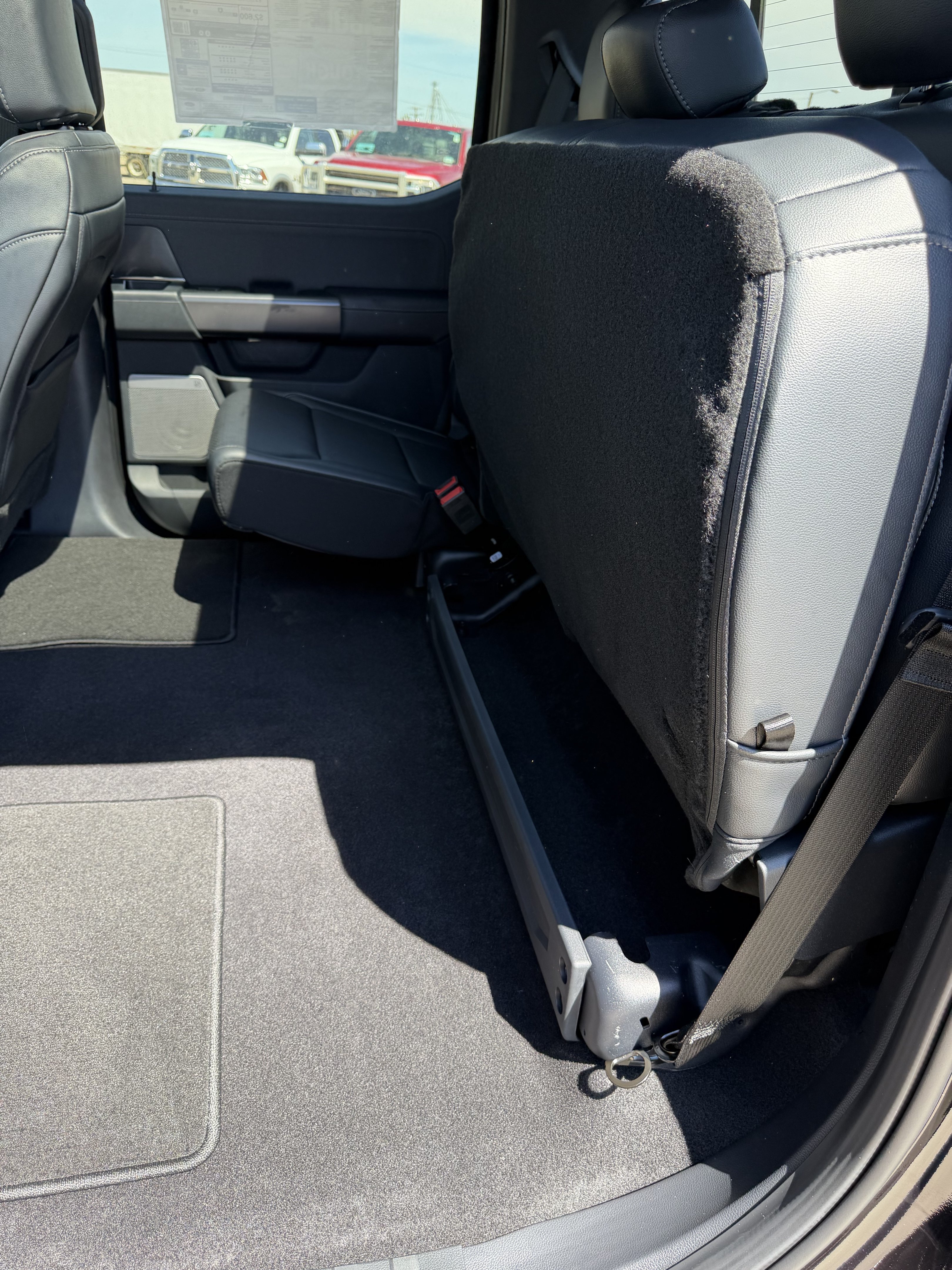 New 2026 Agate Black Metallic Ford LARIAT image 30