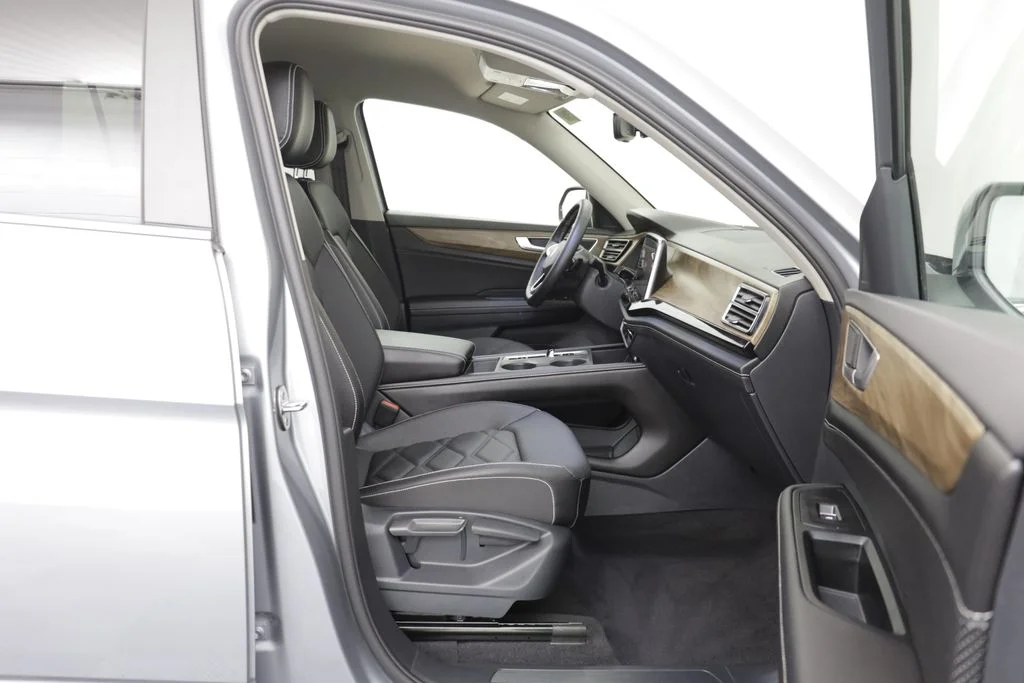 Used 2026 Silver Mist Metallic Volkswagen 2.0T SE image 18