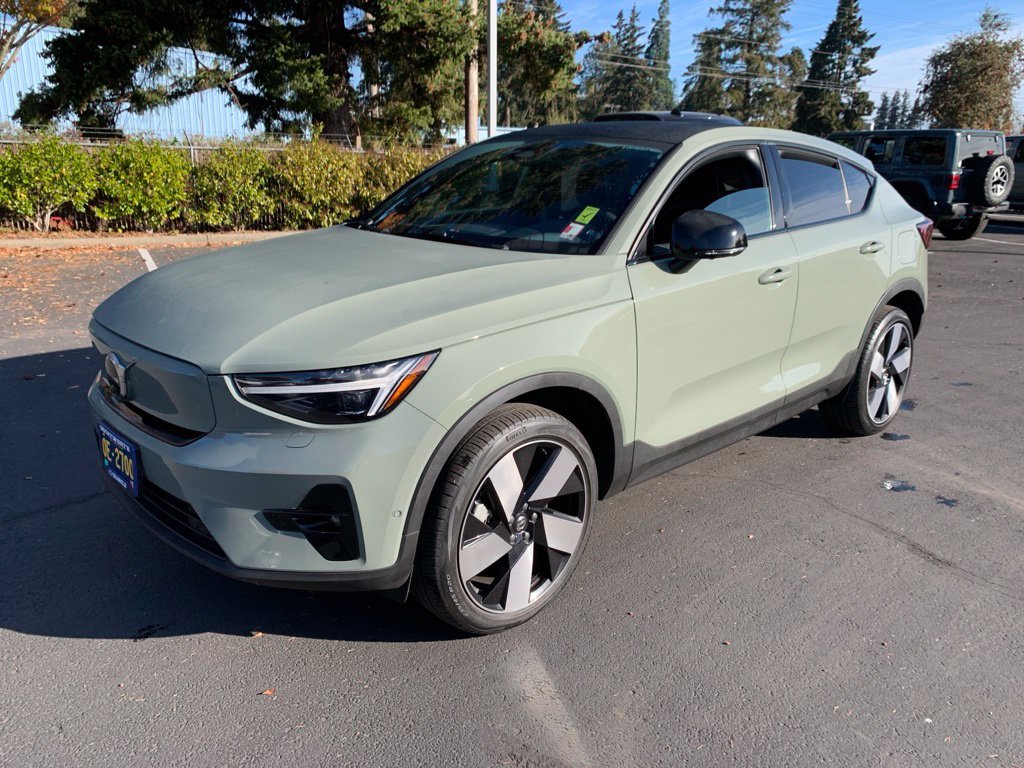 2023 Volvo C40