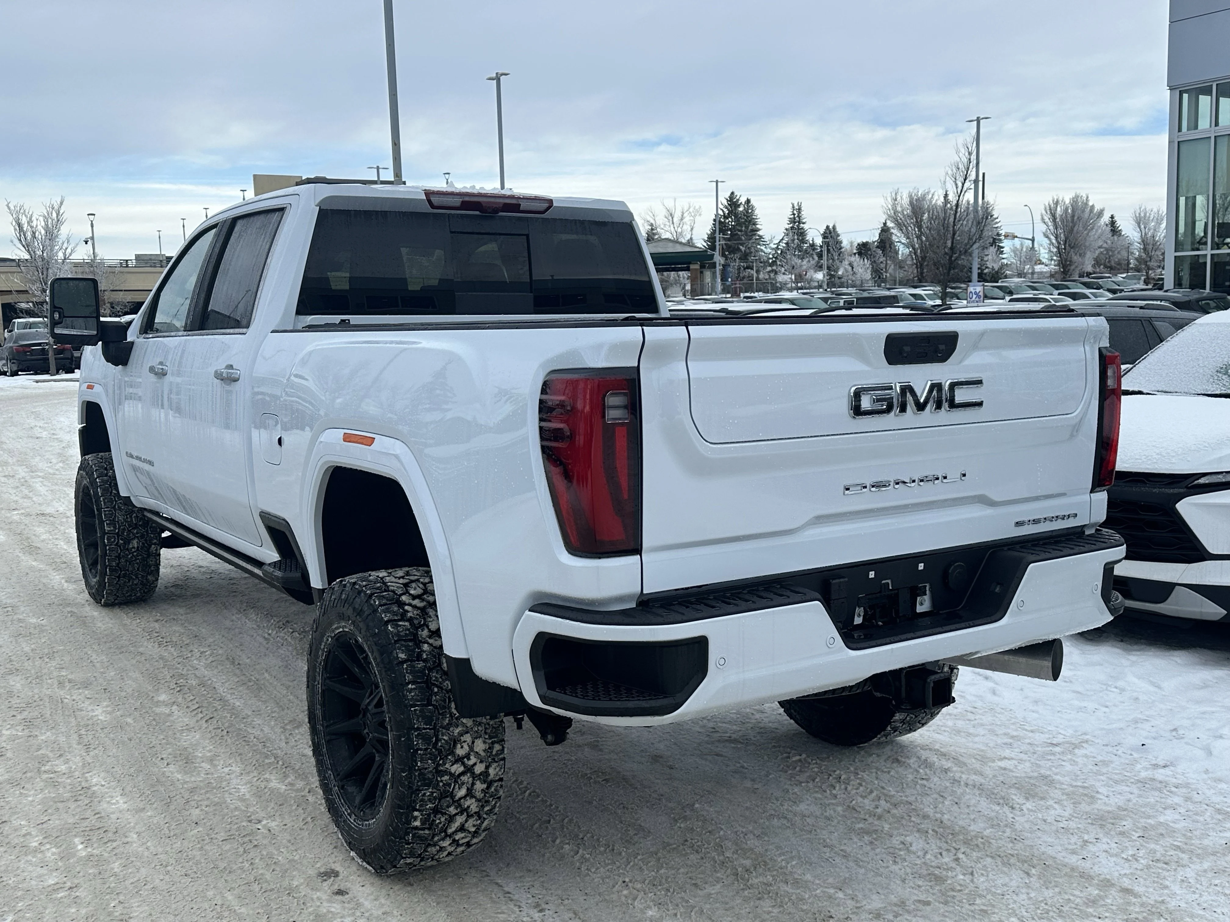 New 2026 Polar White Tricoat GMC Denali Ultimate image 4