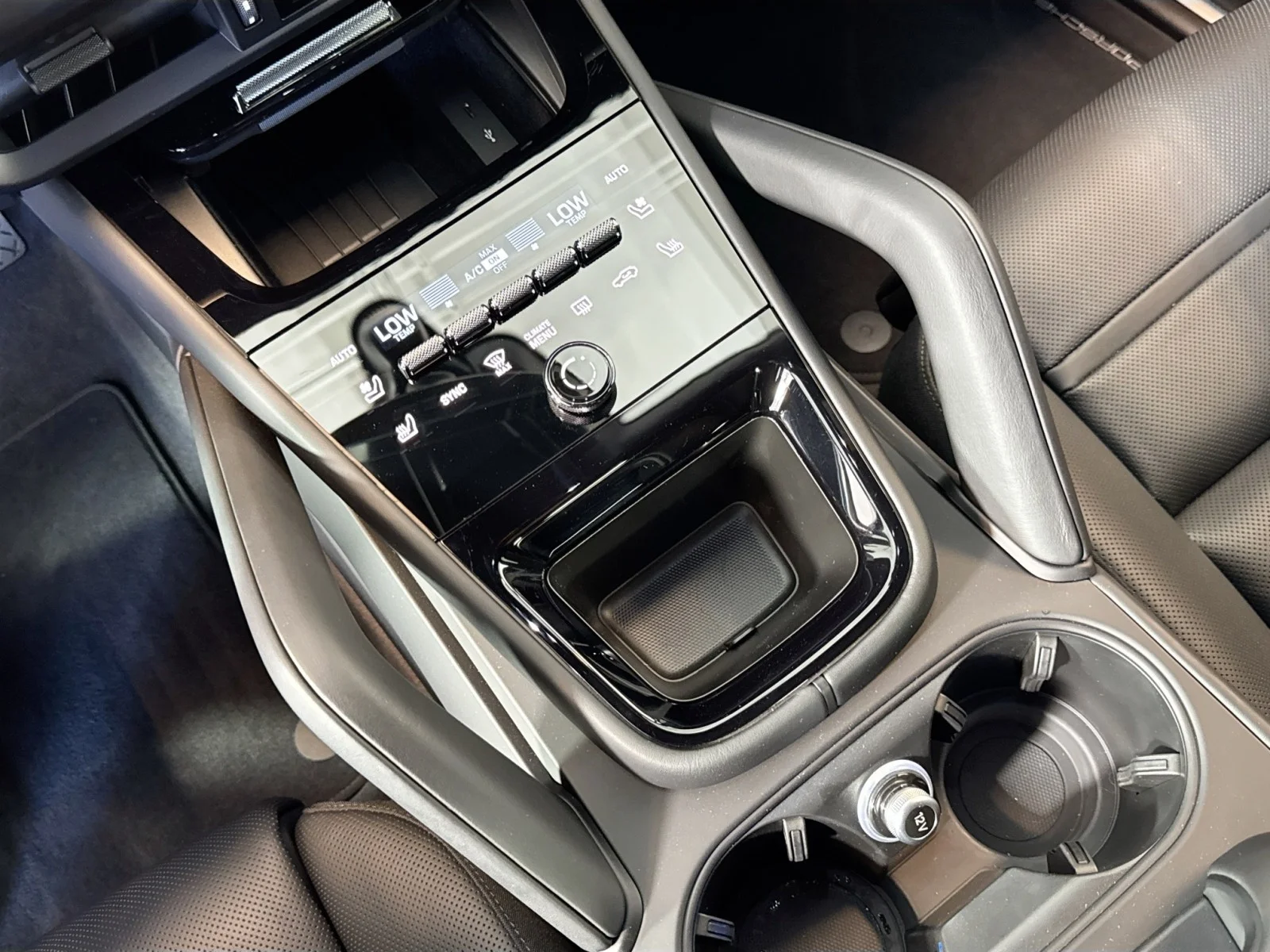 2025 Porsche Cayenne Coup E-Hybrid - Photo 18