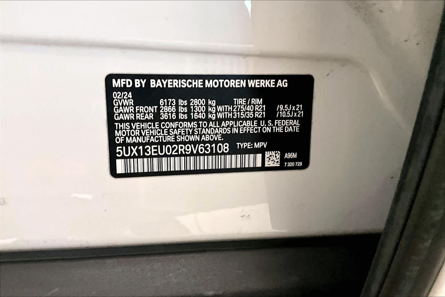 Used 2024 Mineral White Metallic BMW sDrive40i image 30