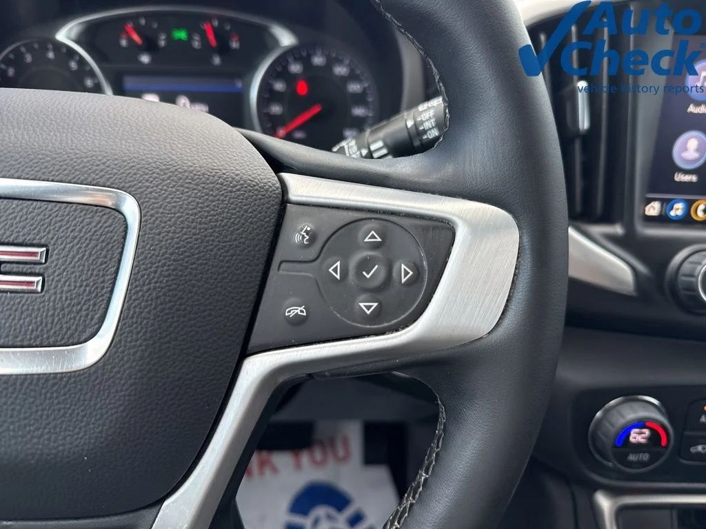 Used 2024 White GMC SLT image 18