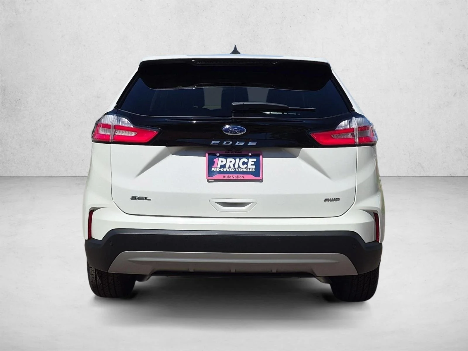 Used 2024 Star White Ford SEL image 7