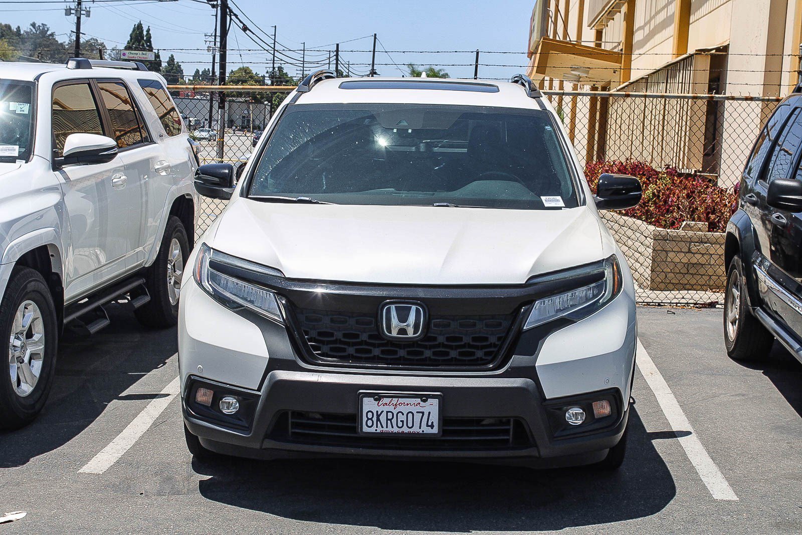 Used 2019 White Diamond Pearl Honda Touring image 2