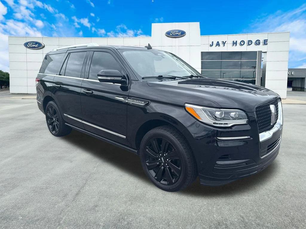 2022 Lincoln Navigator Reserve's photo