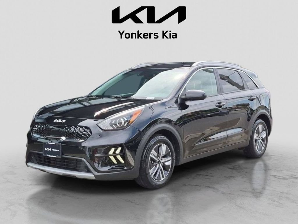 Used 2022 Black Kia LXS image 1