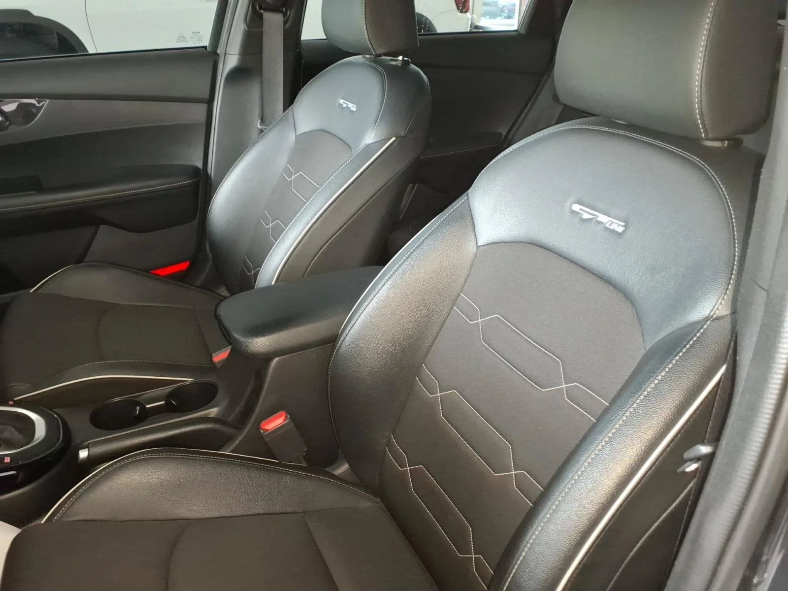 2022 Kia FORTE GT-Line - Photo 10