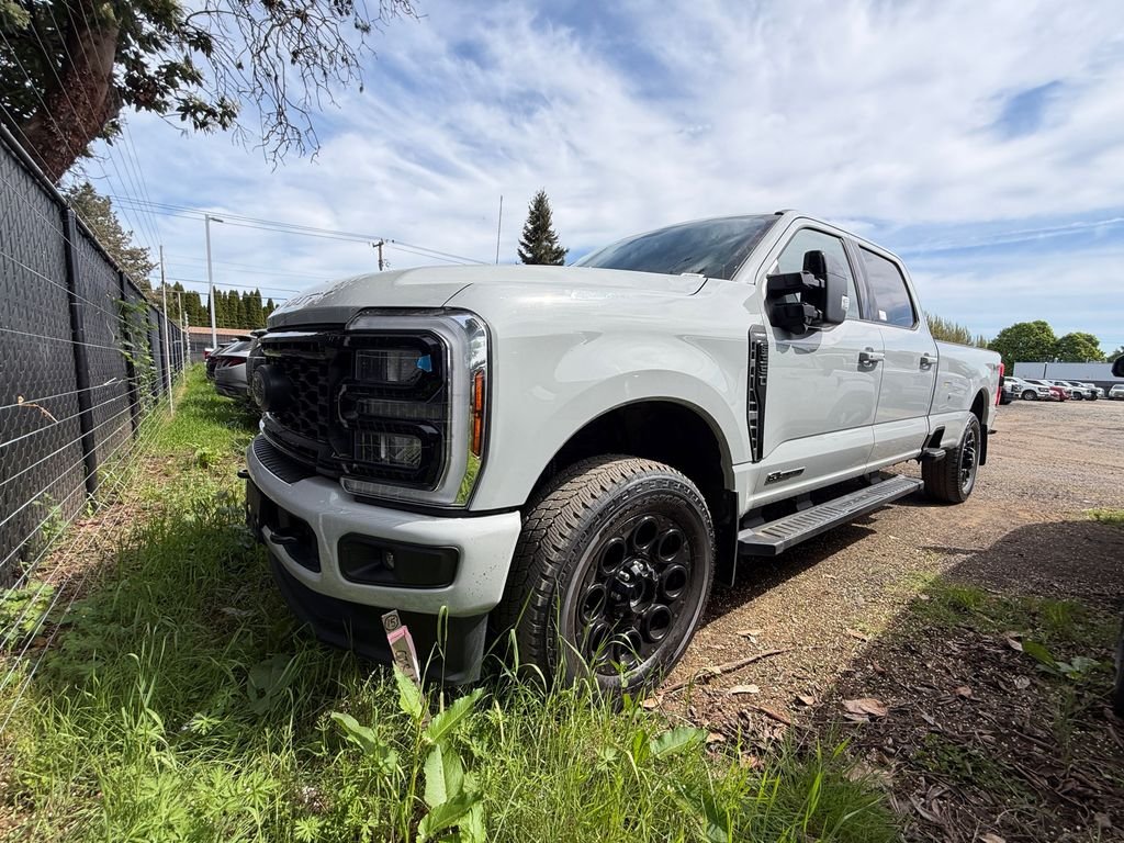 2025 Ford F-350 Lariat 4x4 Crew Cab 176 in SRW's photo