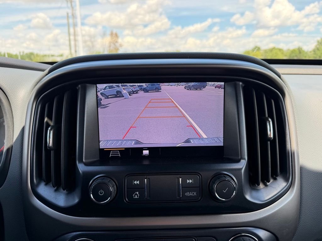 Used 2019 Black Chevrolet Z71 image 13