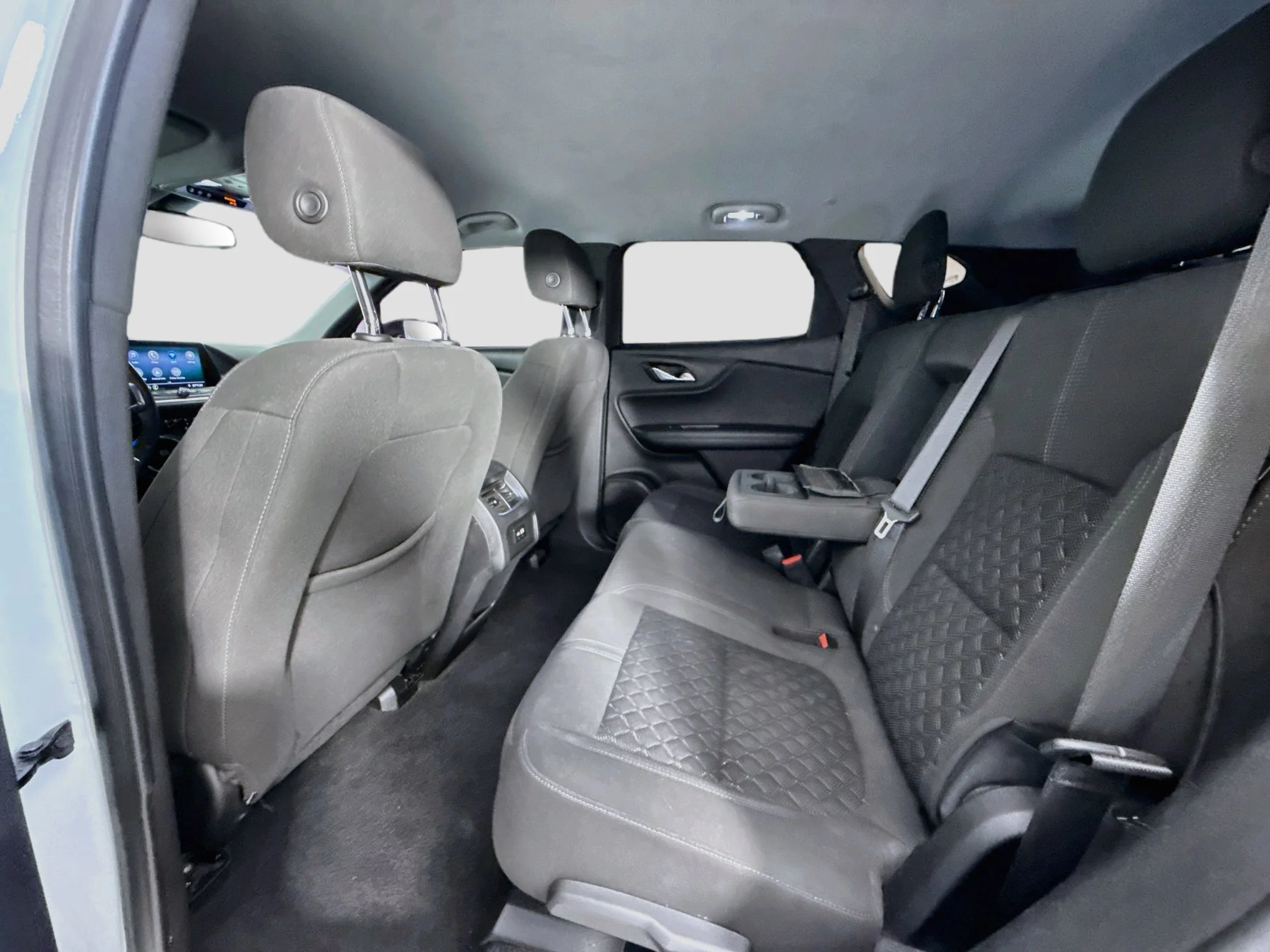 Used 2020 SUMMIT WHITE Chevrolet LT image 26