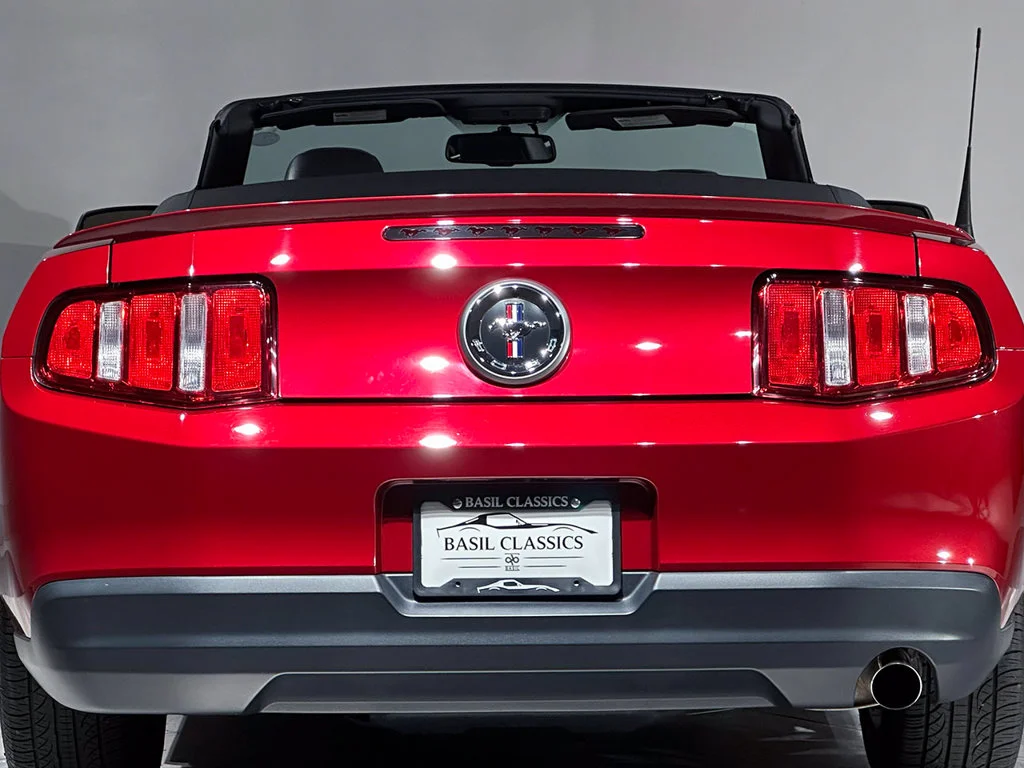 Used 2010 Red Ford V6 image 32
