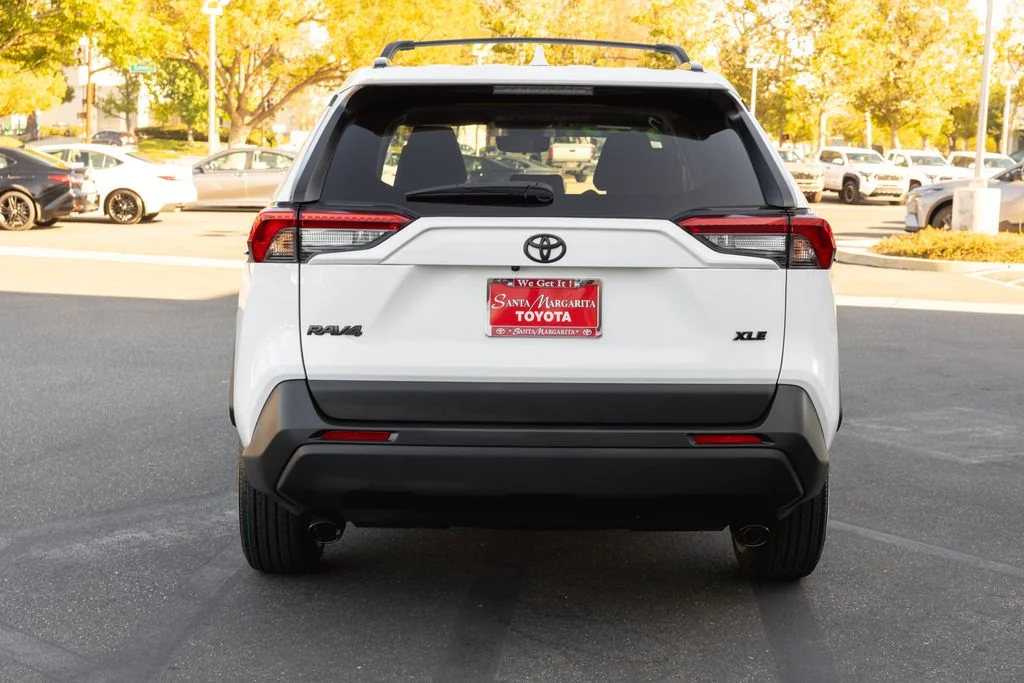 Used 2024 Ice Cap Toyota XLE image 6