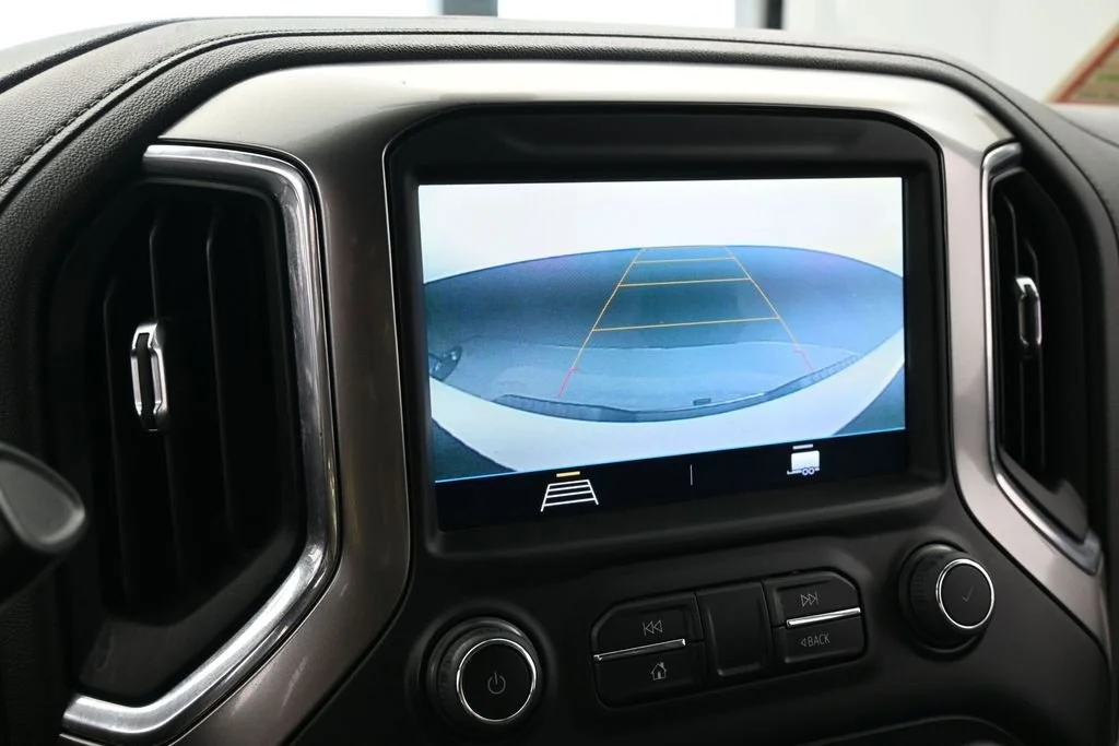 Used 2022 Summit White Chevrolet LT image 18