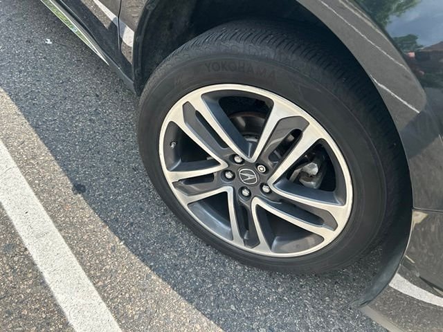 Used 2018 Black Acura 3.5L image 2