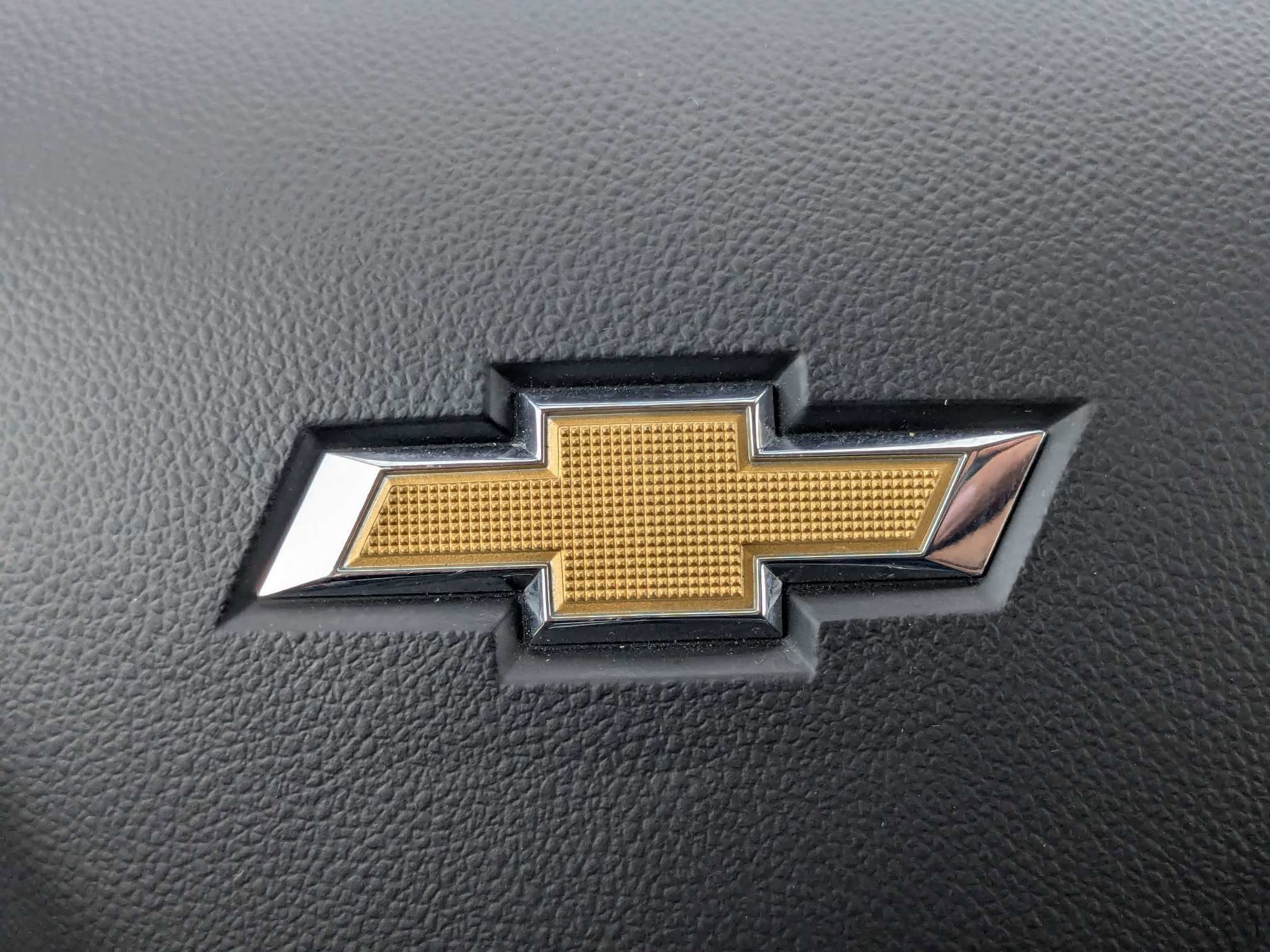 Used 2024 Summit White Chevrolet LT image 29