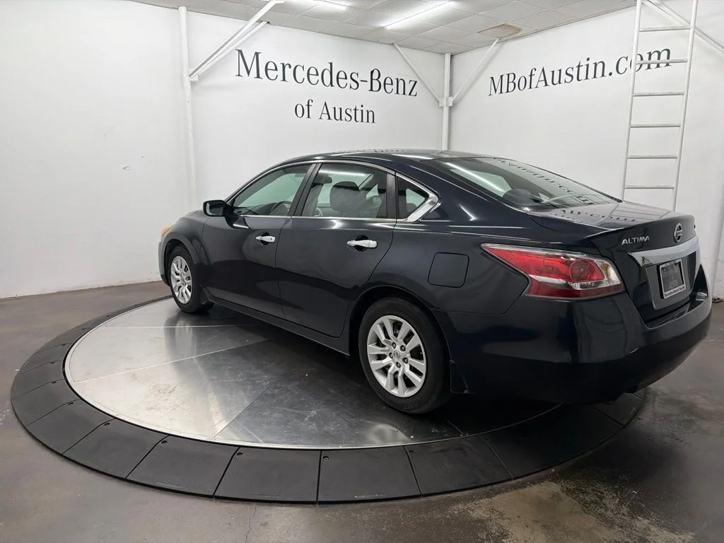 Used 2015 Blue Nissan 2.5 S image 5