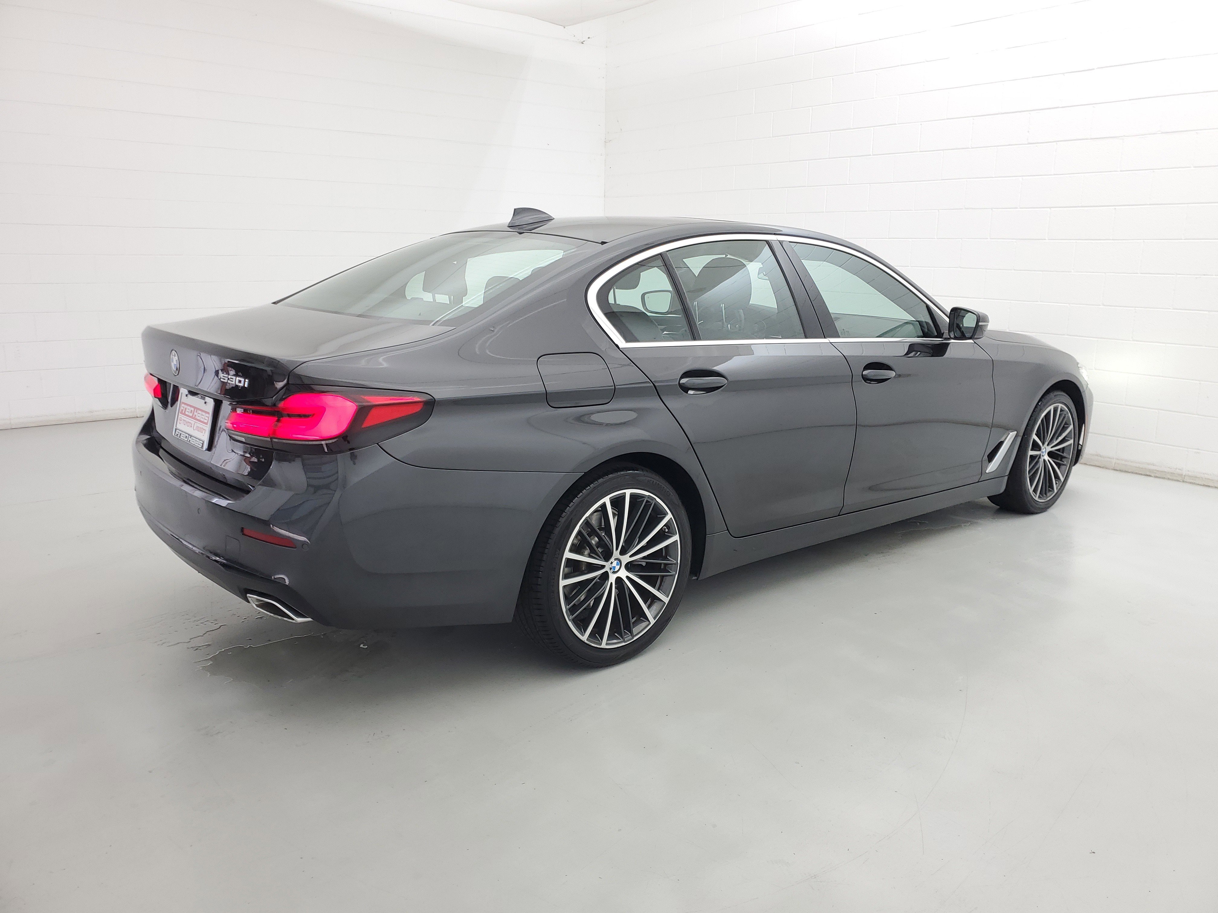 Used 2023 Dark Graphite Metallic BMW 530i image 5